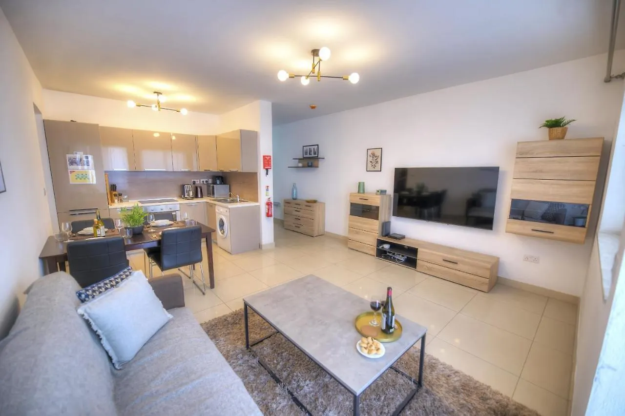 Centrally Located And Tastefully Furnished One Bedroom Apartment Ckni1-1 Gżira