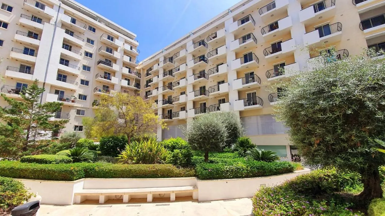 Centrally Located And Tastefully Furnished One Bedroom Apartment Ckni1-1 Gżira